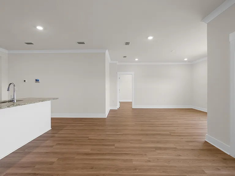 1009 Hayward Loop — Photo 17