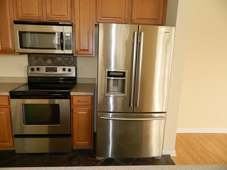1027 Remington Oaks Cir — Photo 9