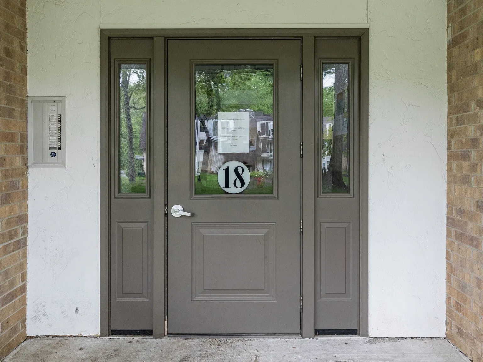 2 bed, 1100 sqft, $2,400 — Photo 2