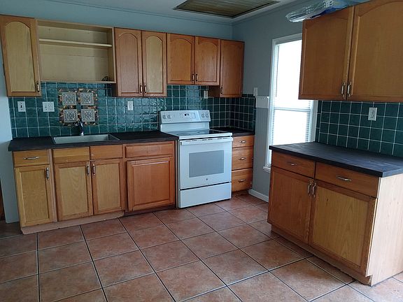 2nd image of 795 35th Ave S
