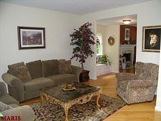 4th image of 475 Oakshire Ln