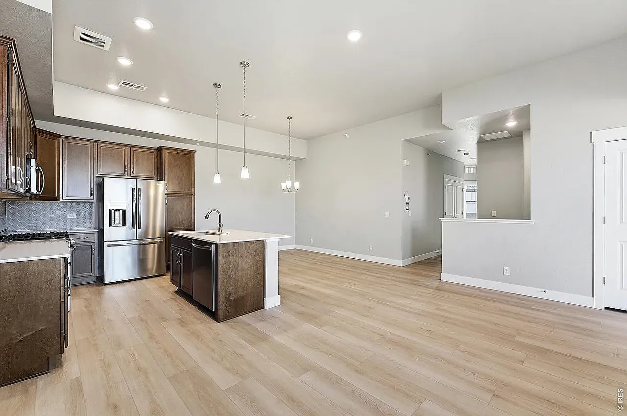 3 bed, 1581 sqft, $2,795 — Photo 4