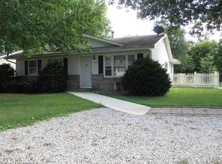 305 W Washington St, Downs, IL 61736