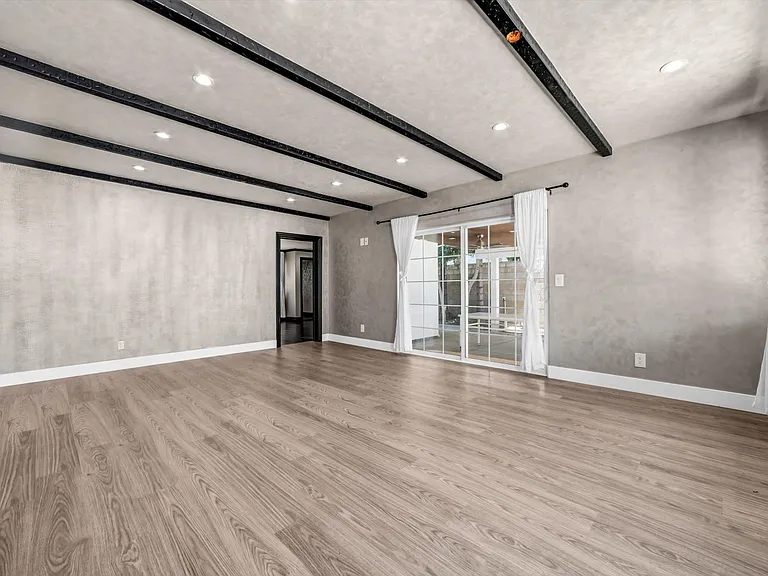 13530 Beaver St — Photo 7