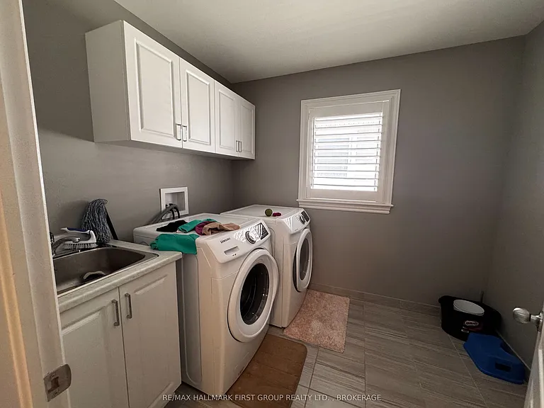 1098 Woodhaven Dr — Photo 28