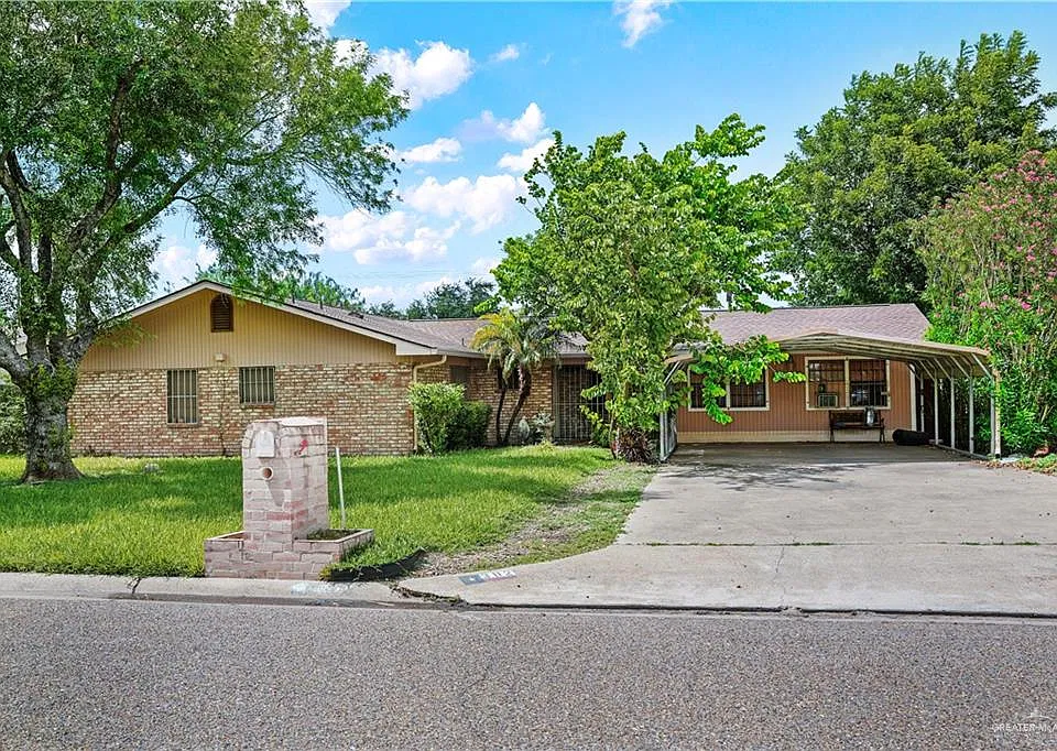 302 Rose Marie St