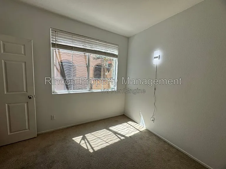 2333 Chapel Dr — Photo 5