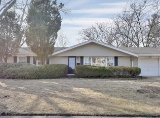 224 Whittier Ct, Schaumburg, IL 60193