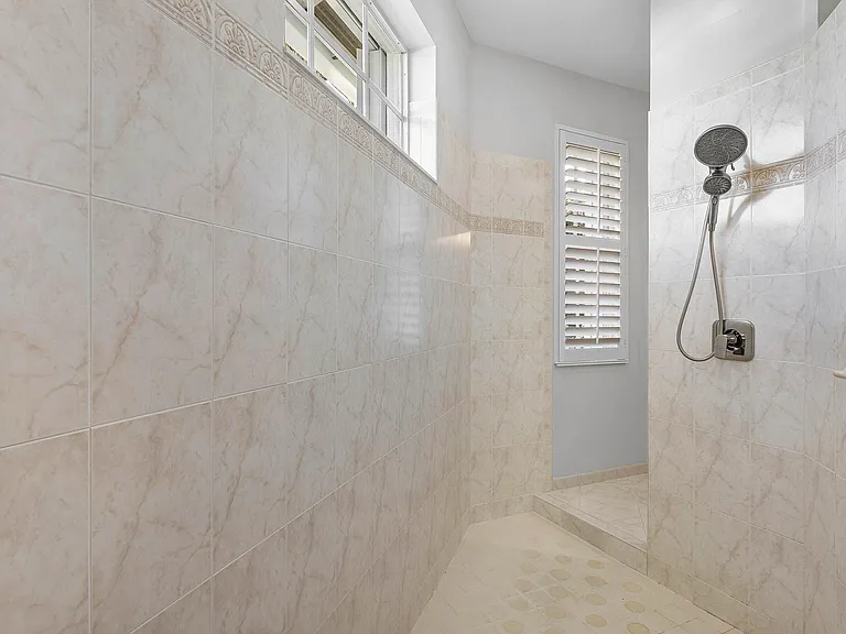 4675 Manderly Dr — Photo 15