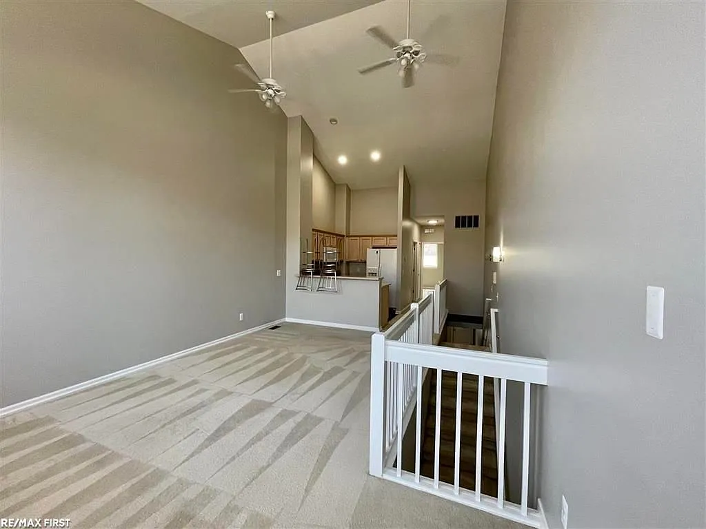 1 bed, 1.0 bath, 1121 sqft, $1,600 — Photo 3