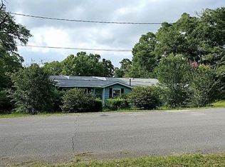 411 E Sloss Ave, Defuniak Springs, FL 32433