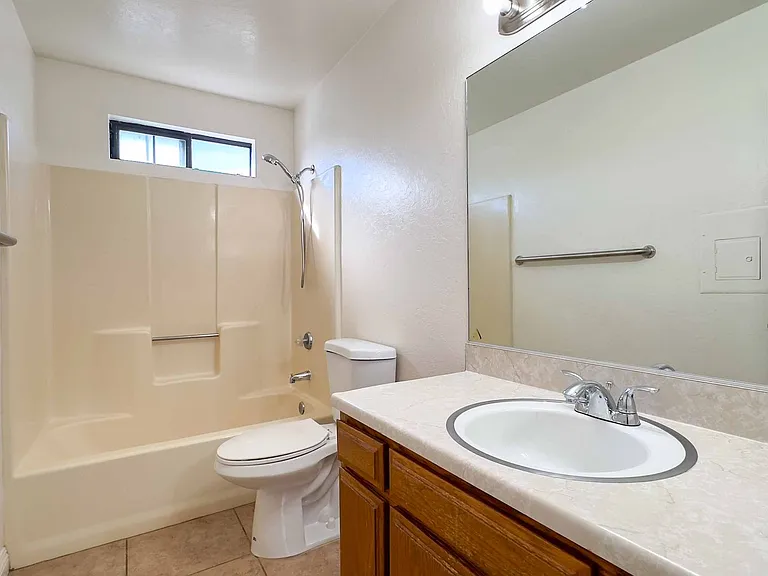 323 W 15th Ave — Photo 18