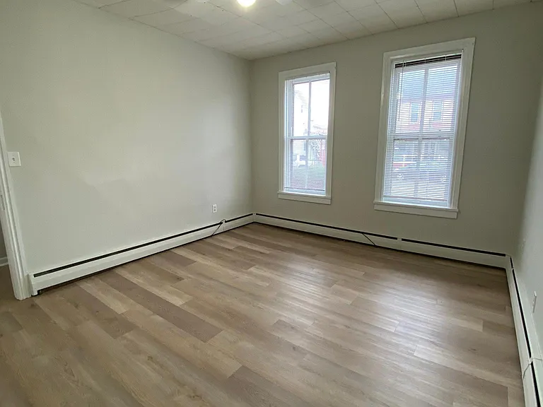 130 N Railroad St #1 — Photo 8