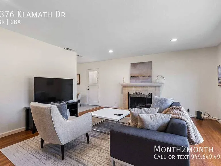 1376 Klamath Dr — Photo 3