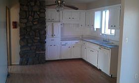 4th image of 1041 E Valley St