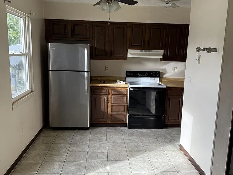 1248 Green Valley Dr — Photo 3