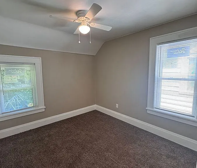 306 Poplar St — Photo 9