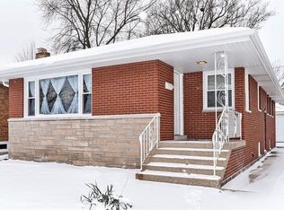 960 Golf Ct, Calumet City, IL 60409