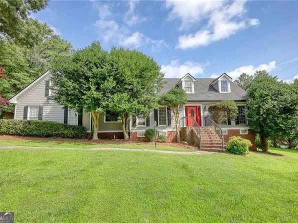 5131 Clearwater Dr, Stone Mountain, GA 30087