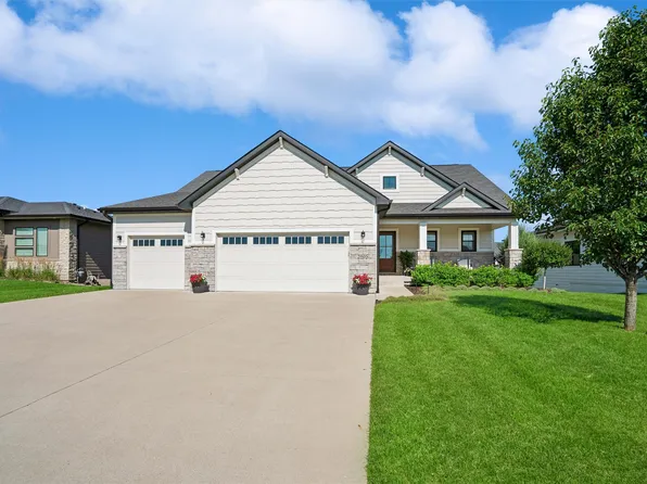 2905 NE Cherry Ct, Grimes, IA 50111