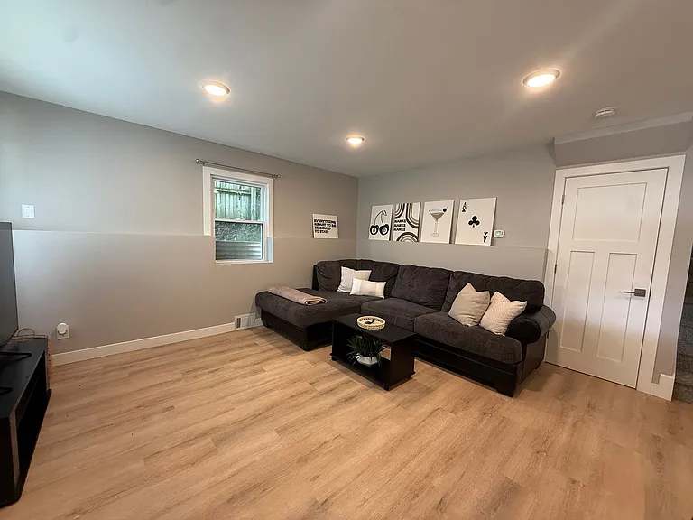 1810 High St — Photo 3