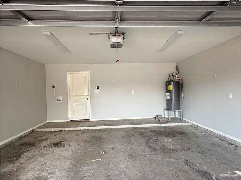 714 Jade St #B — Photo 12