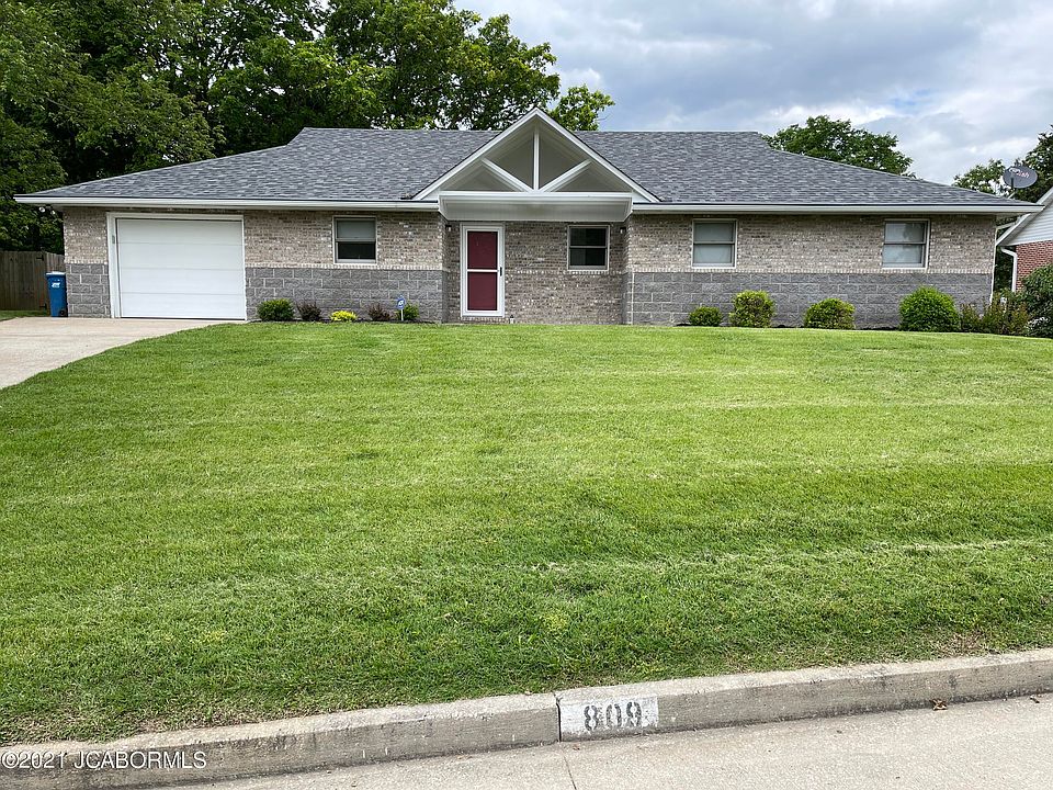 1st image of 809 Shawn Dr