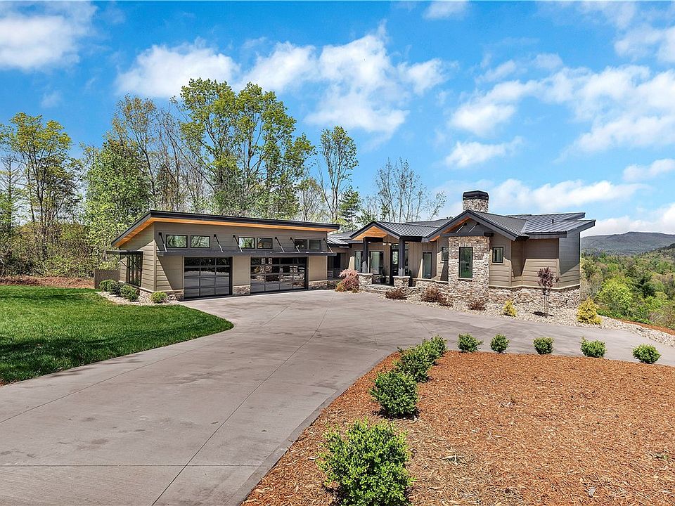 1st image of 231 Keowee Turtlehead Rd