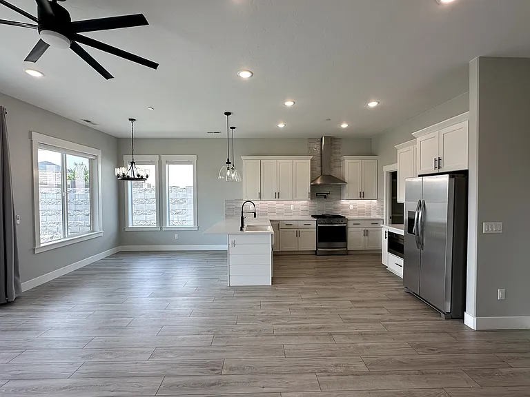 2285 Estate Ave — Photo 6