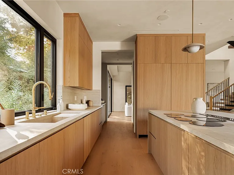 4724 Halbrent Ave — Photo 38
