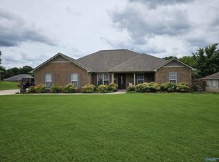 110 Cedar Glen Dr, Huntsville, AL 35811