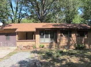 8 Durham Dr, Little Rock, AR 72209