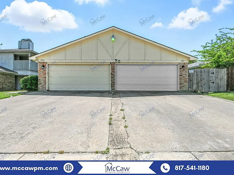 2511 Woodmont Trl — Photo 1
