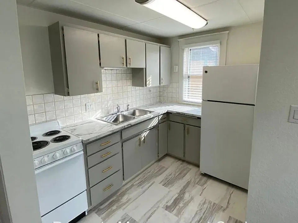 2 bed, 700 sqft, $1,095 — Photo 3
