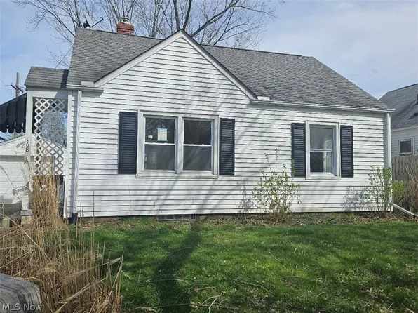 1681 Girard St, Akron, OH 44301