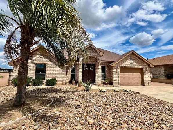 2162 Cardinal Ln, Zapata, TX 78076