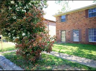 6 Pickering Dr, Little Rock, AR 72211
