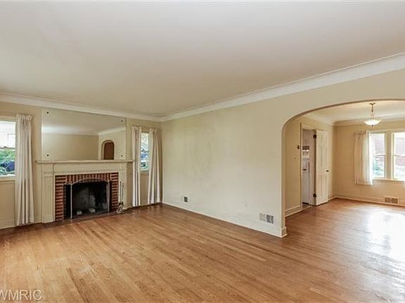 4th image of 1223 Hillcrest Ave NW