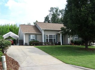 954 Saint Ann Dr, High Point, NC 27265