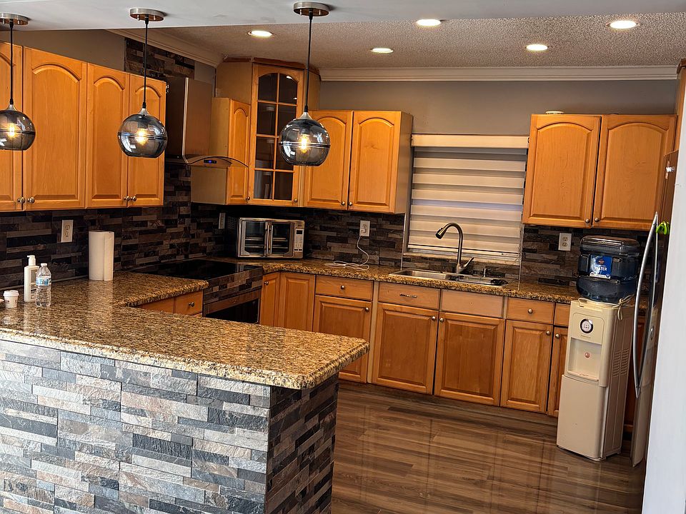 1st image of 14780 Garfield Dr #1
