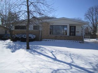 2025 Edgewood Rd, Waukegan, IL 60087