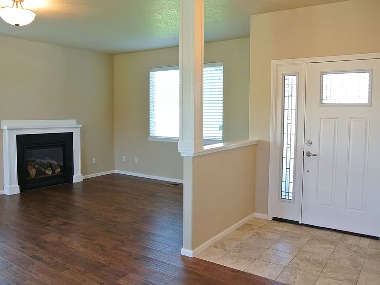 2620 Newton St — Photo 5
