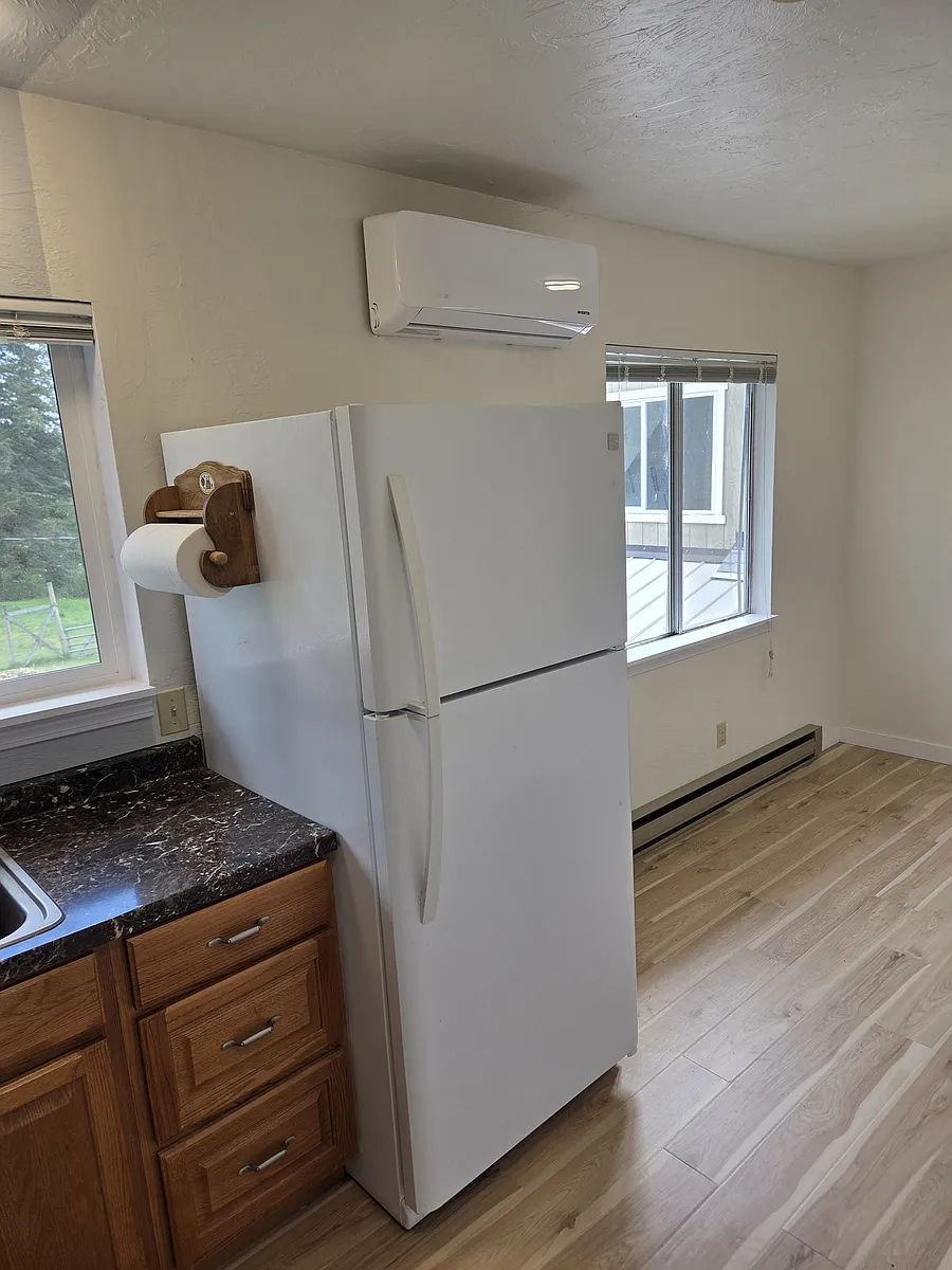 Full size refrigerator and many split air conditioner - Highway 141
