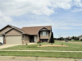 800 Kent St, Harrisburg, SD 57032
