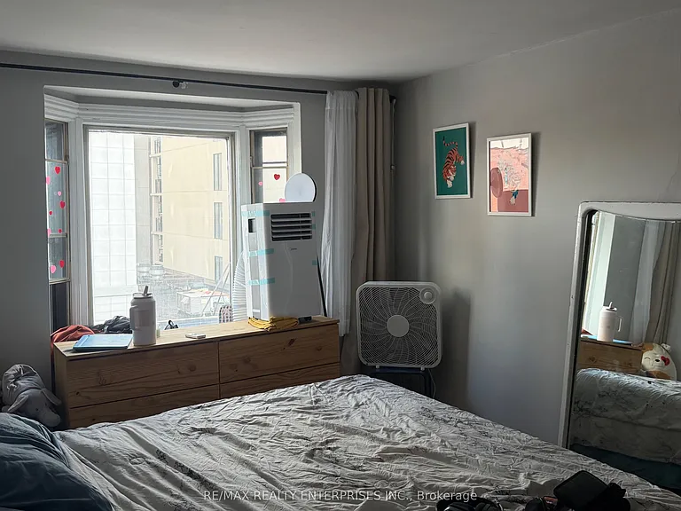156 James St S #5 — Photo 10
