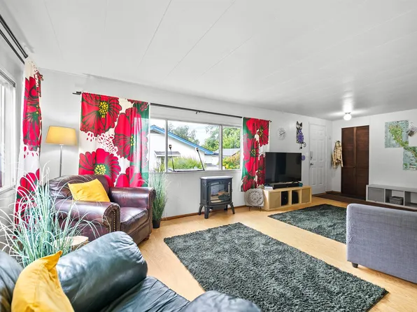 240 Campbell St, Tofino, BC V0R 2Z0
