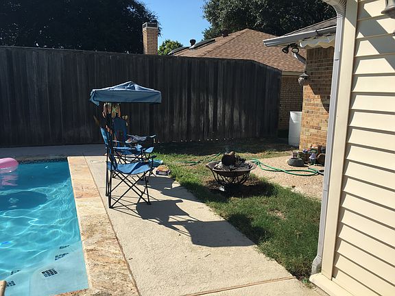 3rd image of 7520 Janetta Dr