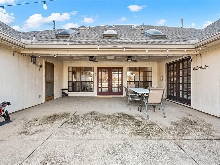 1000 Raven Bend Ct — Photo 31