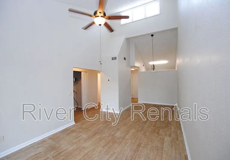 2443 N Seabury Pl — Photo 8