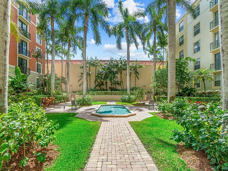 630 Sapodilla Ave #110 — Photo 34